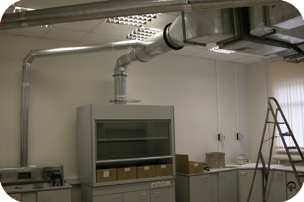 Вентиляция лаборатории на горно-обогатительной фабрике.