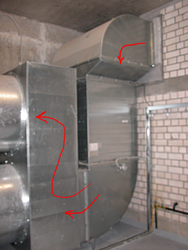 Наладка вентиляции закрытых стоянок: входная часть вытяжки.
